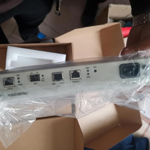 光纤收发器与光设备 网络通信中的关键角色
